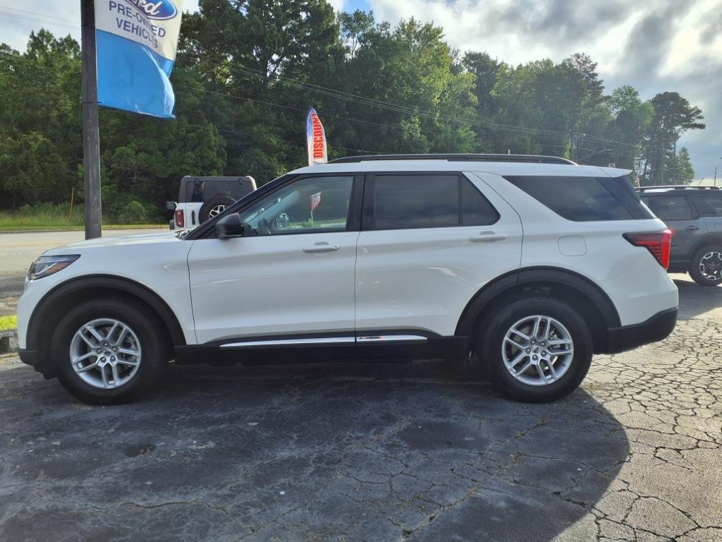 New 2025 Ford Explorer Active image 4