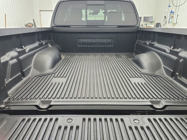 Used 2025 Nissan Frontier SV image 38