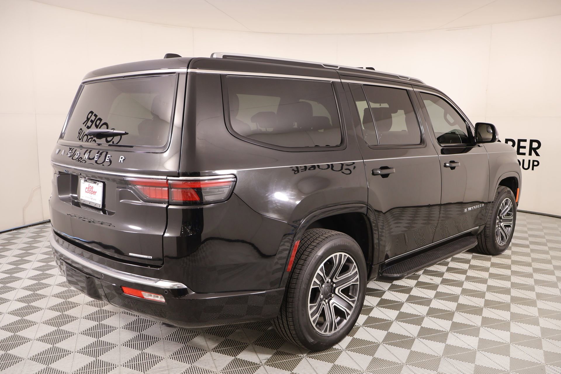 Used 2023 Jeep Wagoneer Series II image 22