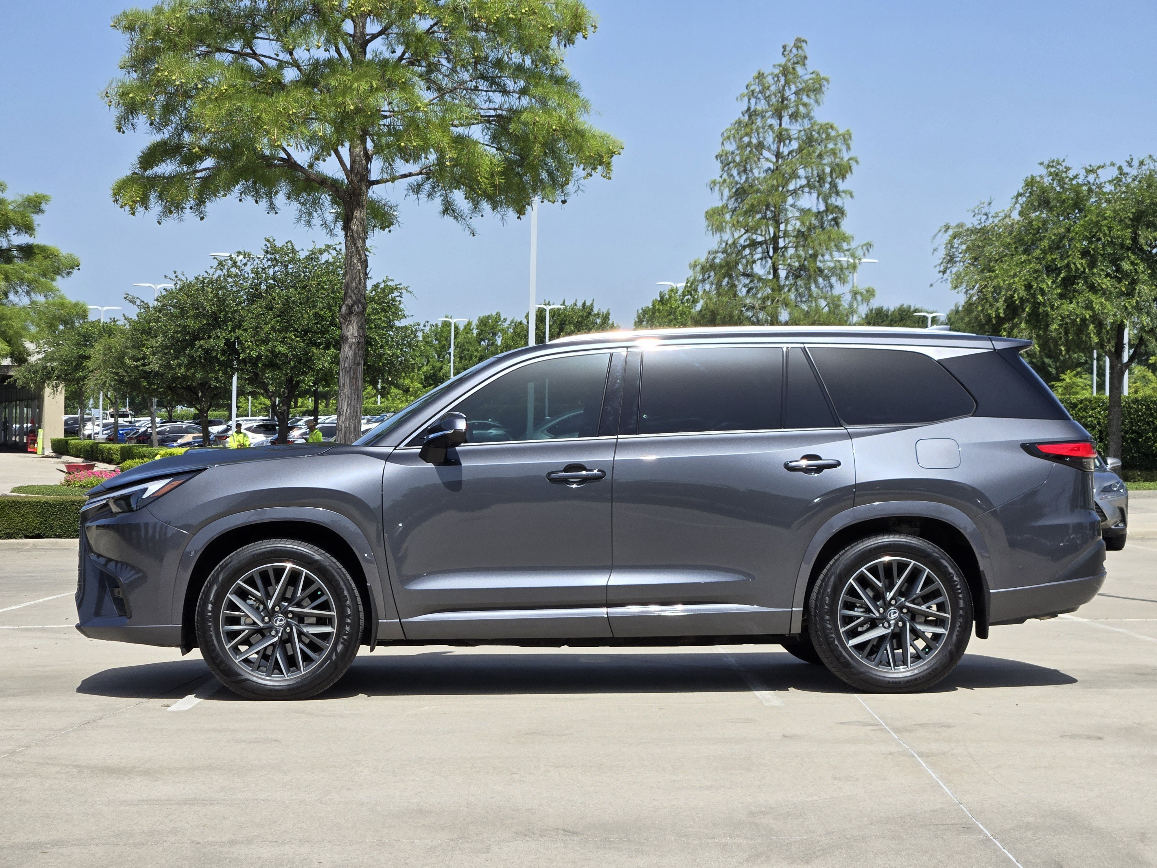 Used 2025 Lexus TX 350 AWD w/ Technology Package image 2