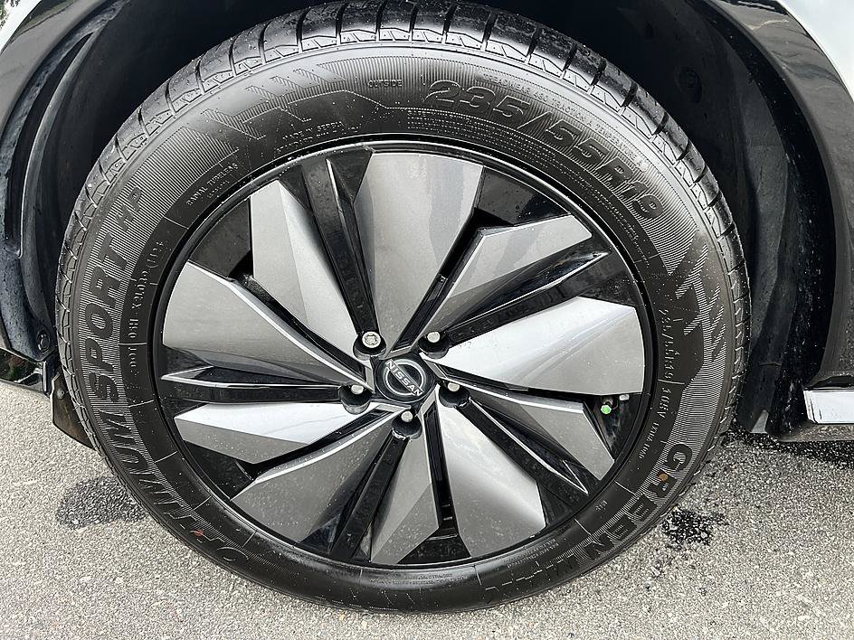 Certified 2024 Nissan Ariya AWD image 9