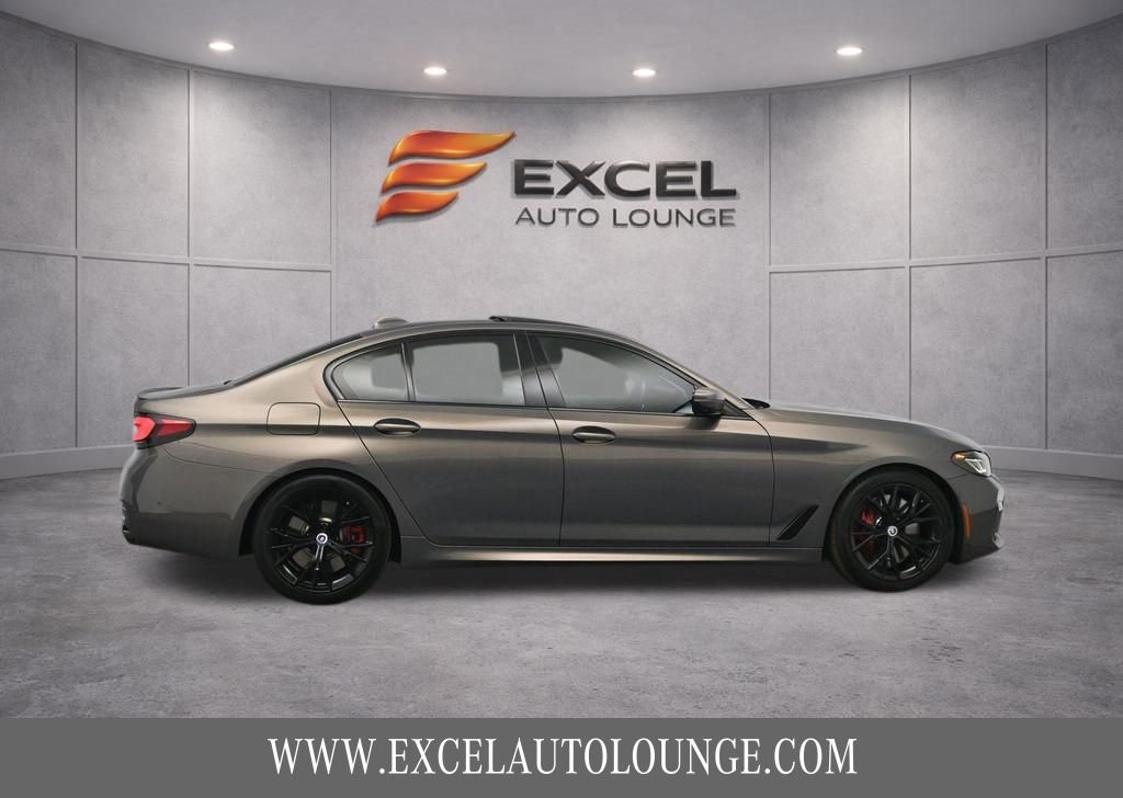 Used 2023 BMW M550i xDrive w/ Dynamic Handling Package AWD/4WD image 10
