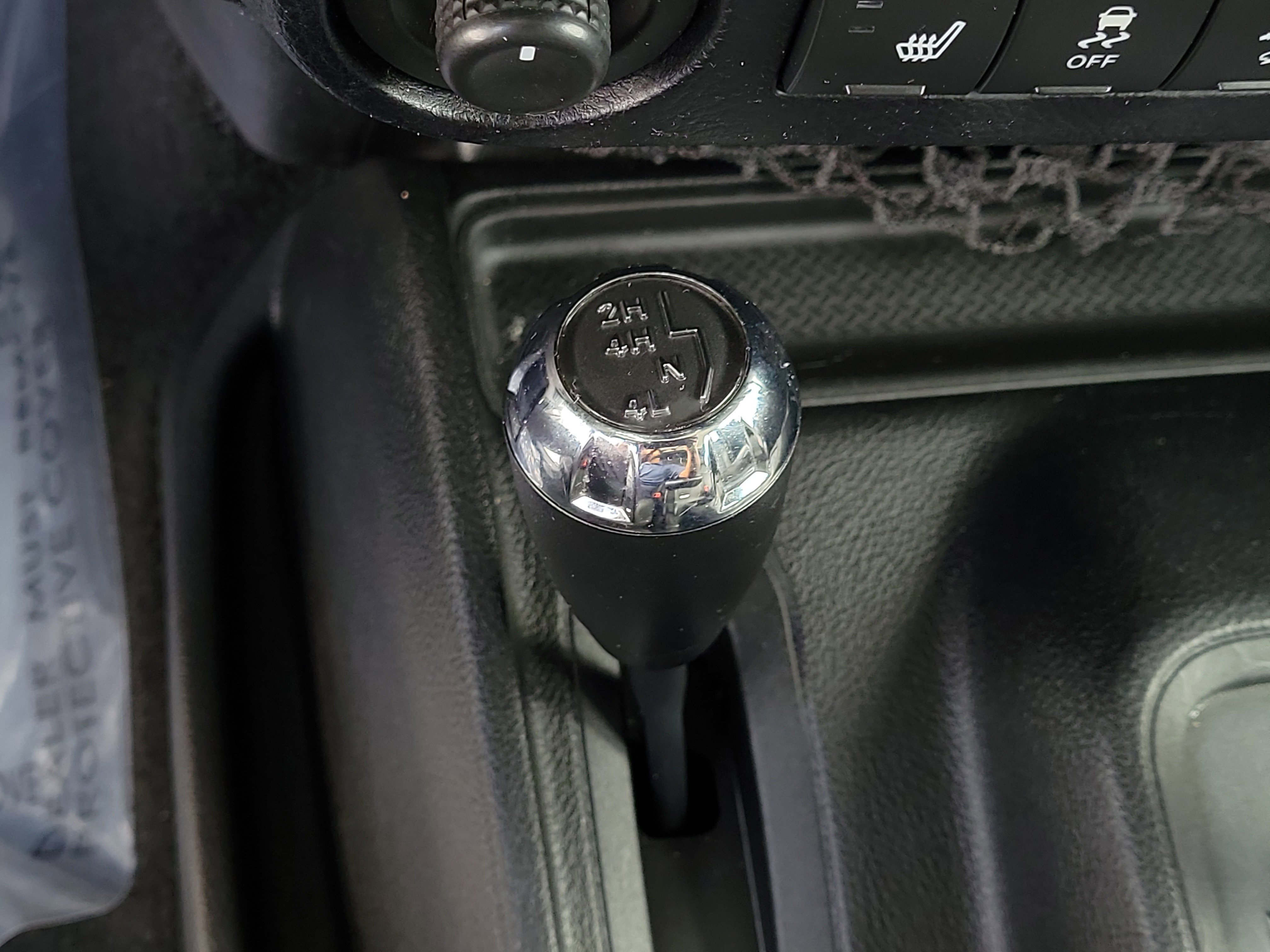 Used 2014 Jeep Wrangler Unlimited Sahara image 25