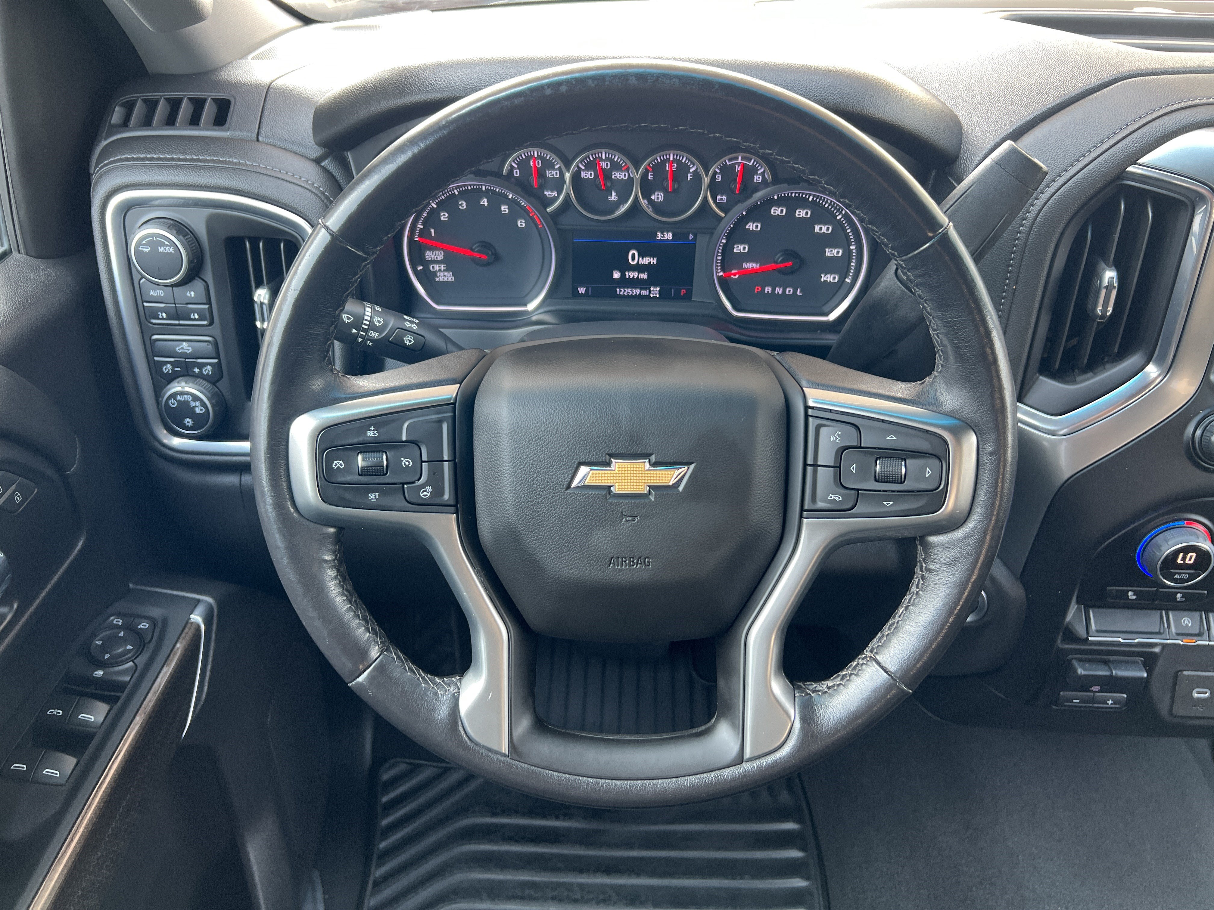 Used 2021 Chevrolet Silverado 1500 LT w/ Z71 Off-Road Package AWD/4WD image 23