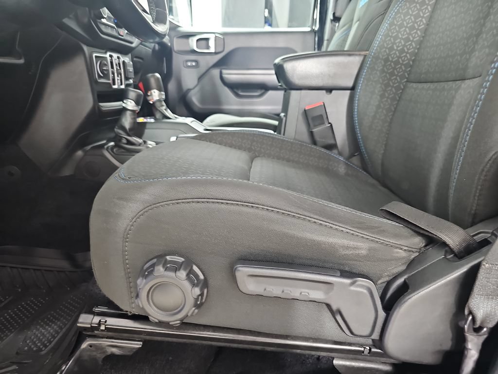 Used 2021 Jeep Wrangler Unlimited Sport AWD/4WD image 32