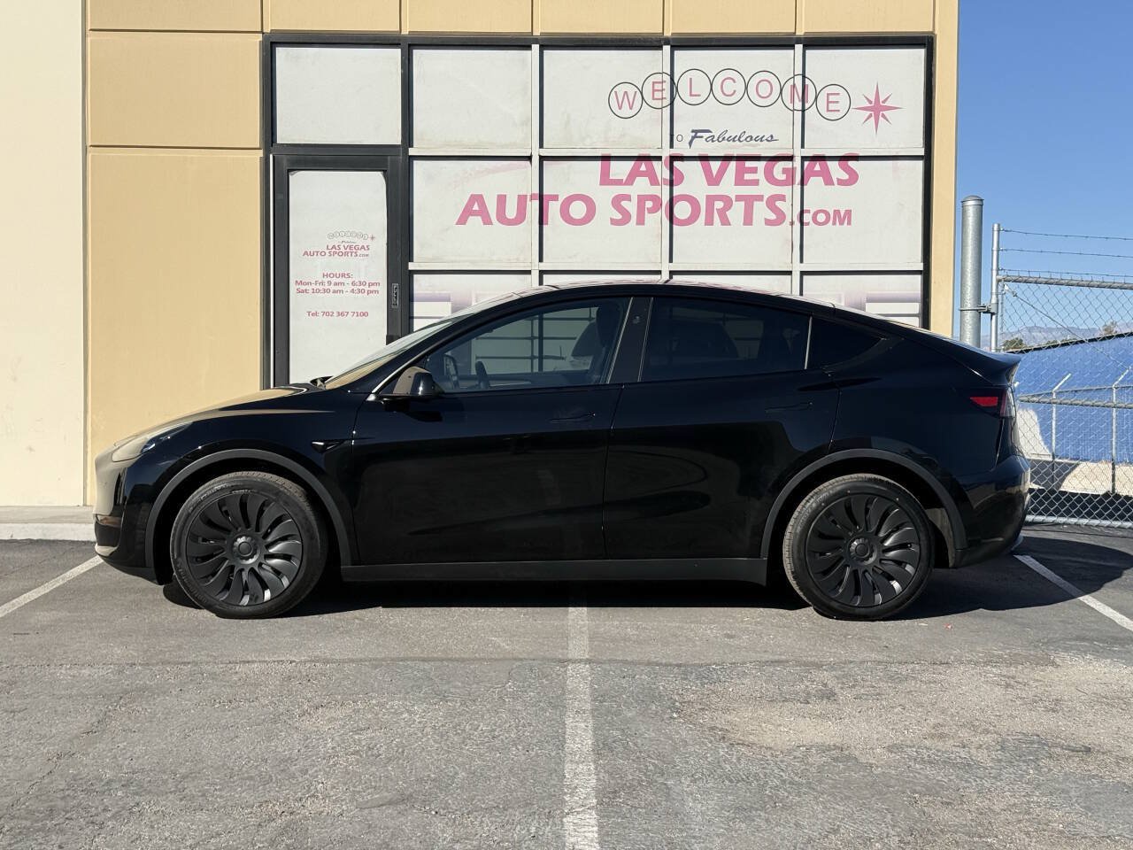 Used 2023 Tesla Model Y Long Range AWD/4WD image 5