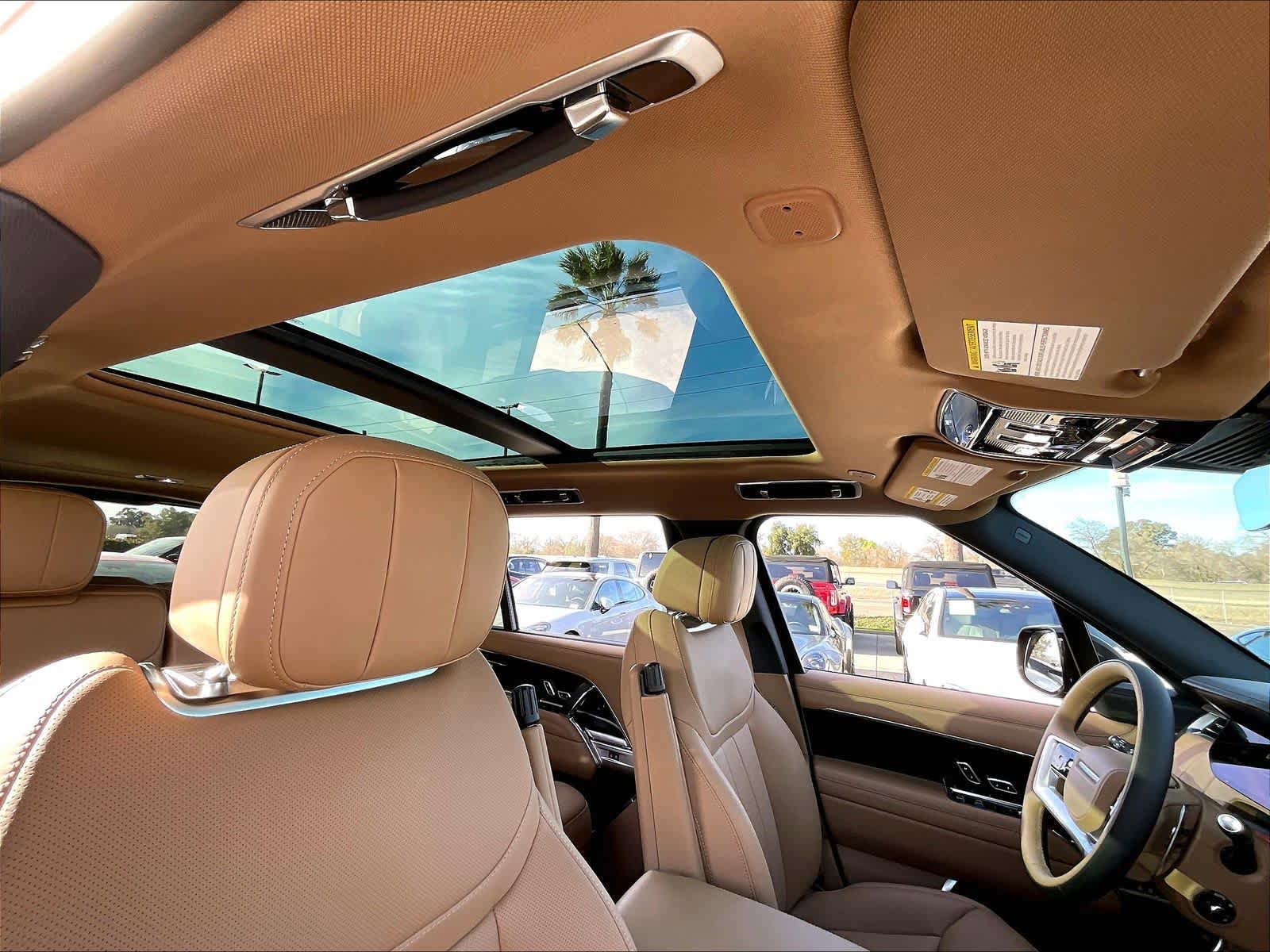 New 2025 Land Rover Range Rover Long Wheelbase SE AWD/4WD image 29