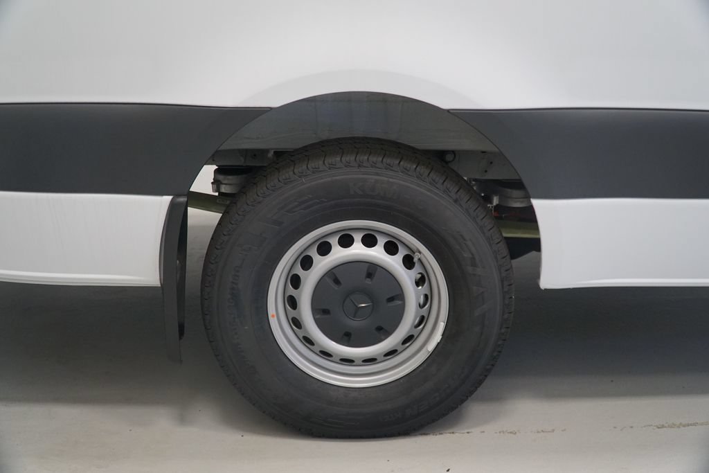 New 2025 Mercedes-Benz eSprinter 170 Cargo image 7