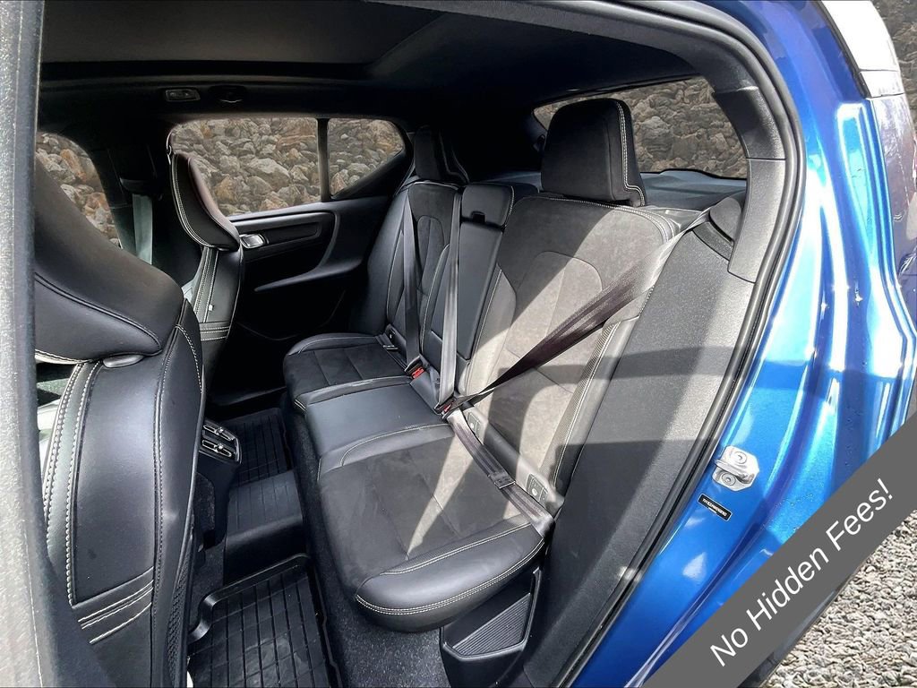 Used 2021 Volvo XC40 T5 R-Design w/ Climate Package AWD/4WD image 24