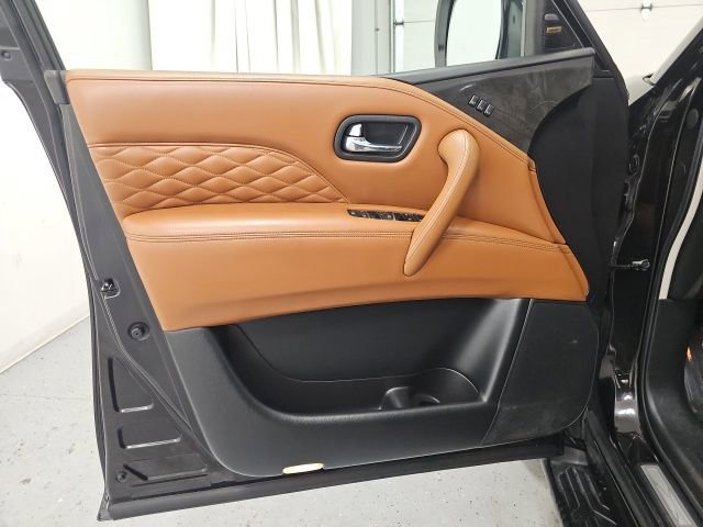 Used 2018 INFINITI QX80 4WD w/ Deluxe Technology Package image 11