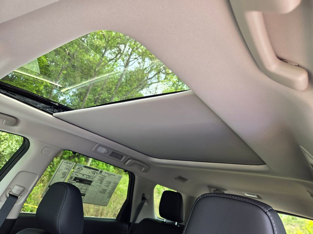 New 2026 Nissan Pathfinder SL w/ SL Premium Package FWD image 15