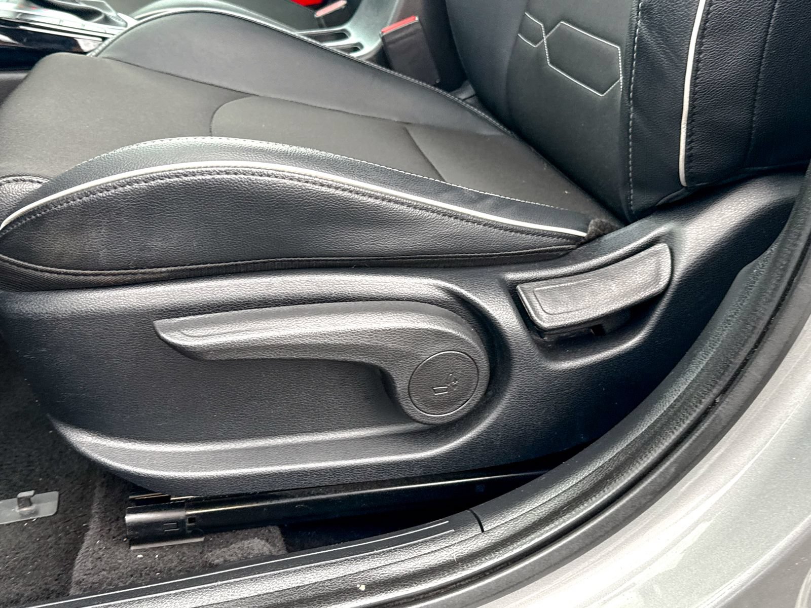 Used 2023 Kia Forte GT-Line w/ GT-Line Premium Package FWD image 19