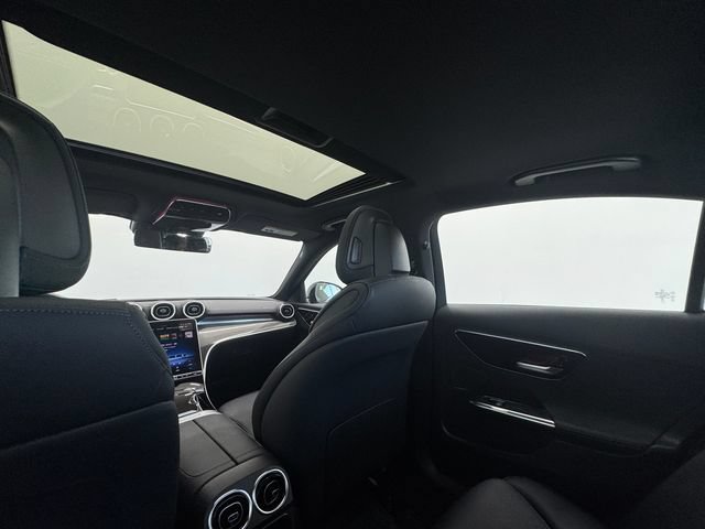 Used 2025 Mercedes-Benz C 300 Sedan image 35