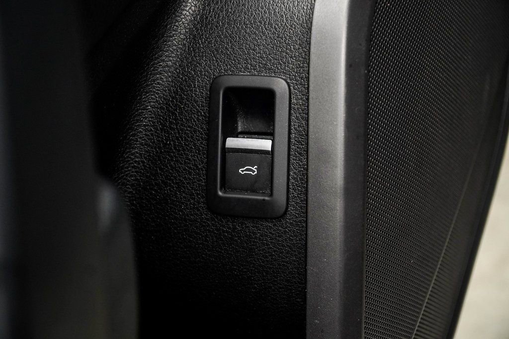 Used 2018 Audi Q5 2.0T Premium Plus w/ Premium Plus Package image 33