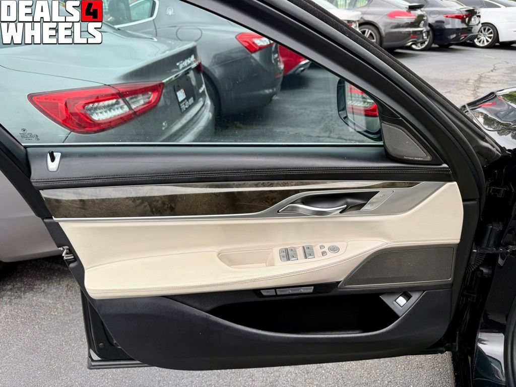 Used 2018 BMW 740i RWD image 14