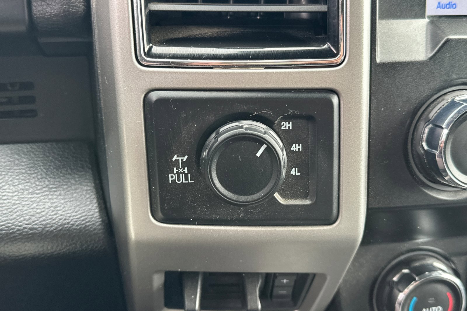 Used 2020 Ford F350 Lariat w/ Lariat Value Package image 26