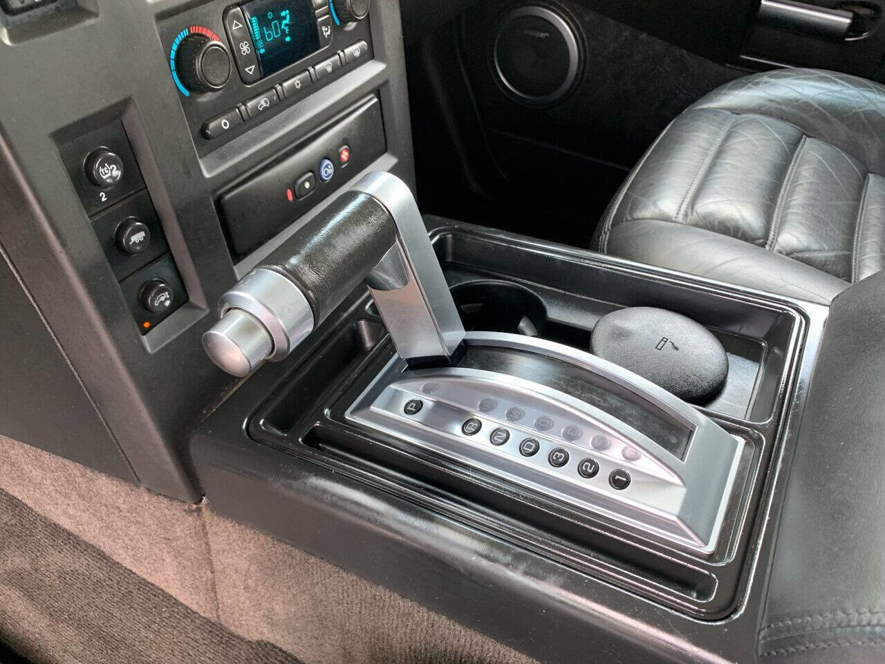 Used 2005 HUMMER H2 SUT w/ Preferred Equipment Group image 16