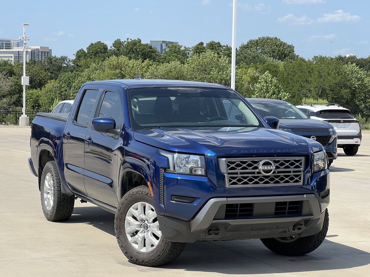 Used 2023 Nissan Frontier SV w/ Technology Package AWD/4WD image 2
