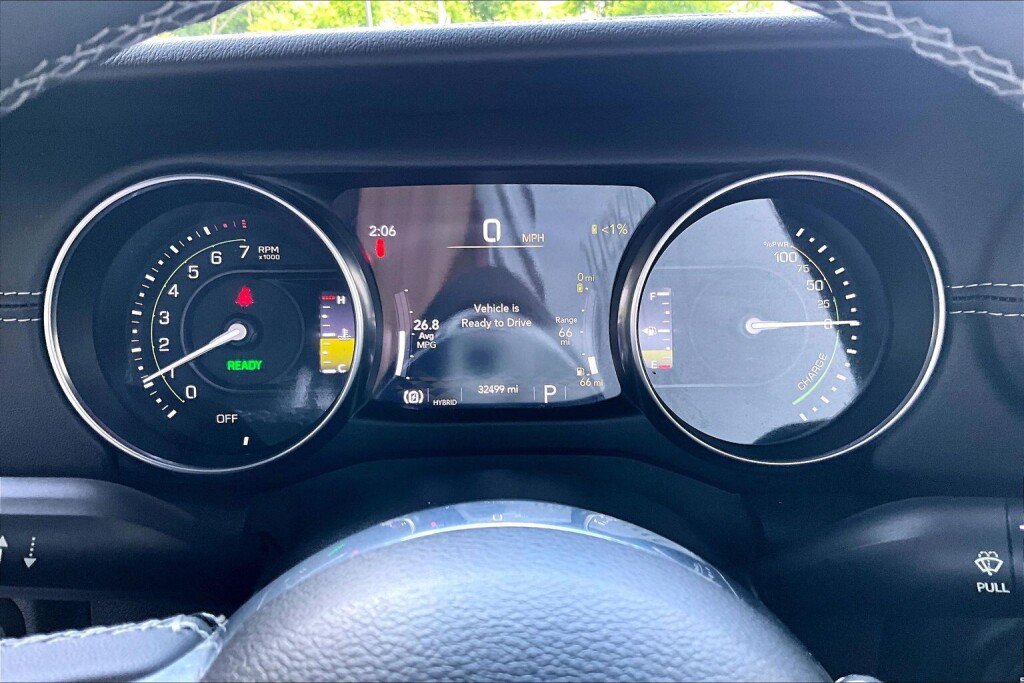 Used 2023 Jeep Wrangler Unlimited Sahara w/ Cold Weather Group AWD/4WD image 8