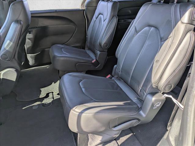 Used 2021 Chrysler Pacifica Touring-L w/ S Appearance Package image 14