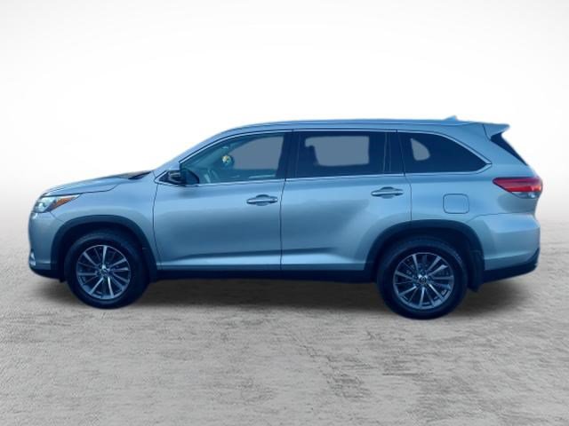 Used 2019 Toyota Highlander XLE AWD/4WD image 8