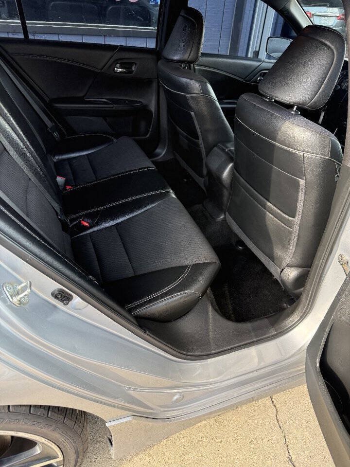 Used 2017 Honda Accord Sport image 6