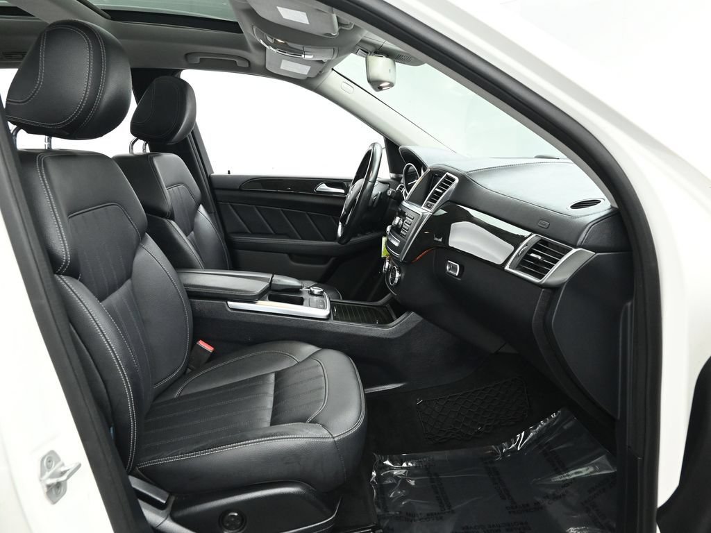 Used 2016 Mercedes-Benz GL 450 4MATIC w/ Premium I Package image 28