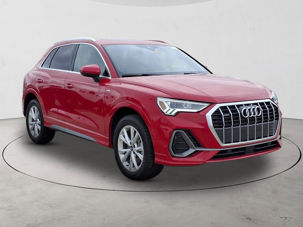 Used 2025 Audi Q3 2.0T Premium image 3