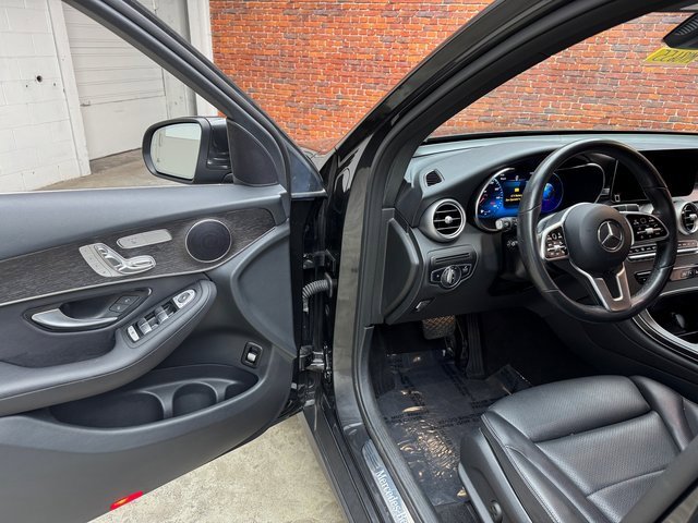 Used 2022 Mercedes-Benz GLC 300 4MATIC w/ Multimedia Package Lite image 9