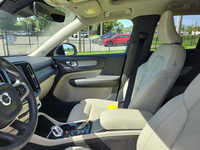 Used 2024 Volvo XC40 B5 Plus w/ Protection Package Premier AWD/4WD image 19
