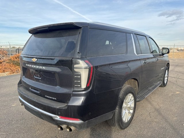 Used 2025 Chevrolet Suburban Premier image 7