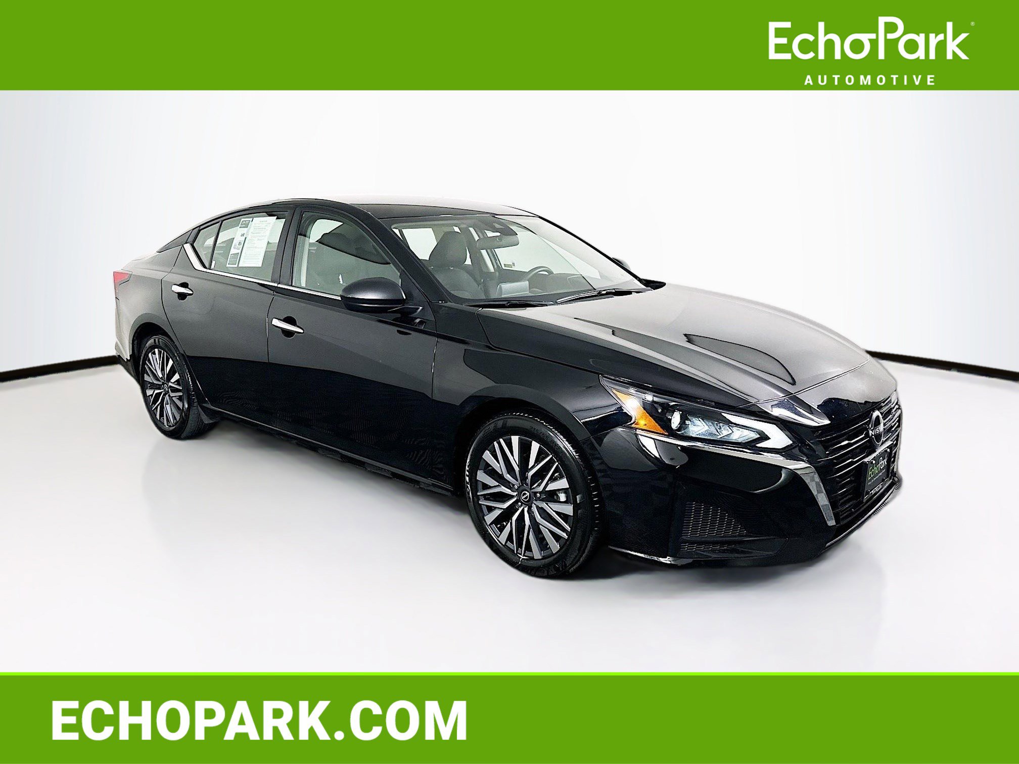 Used 2025 Nissan Altima 2.5 SV FWD image 1