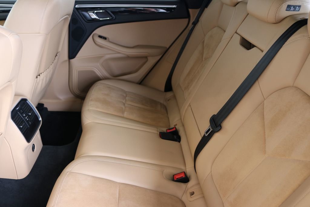 Used 2018 Porsche Macan Sport Edition image 23