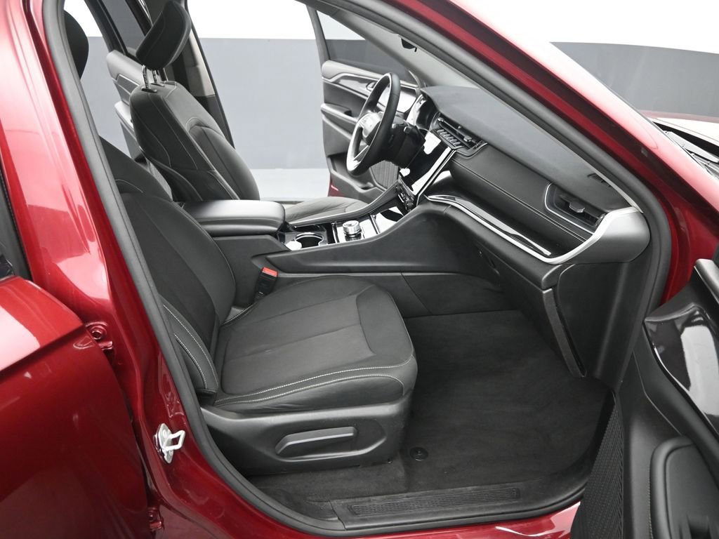 Used 2023 Jeep Grand Cherokee L Laredo image 20