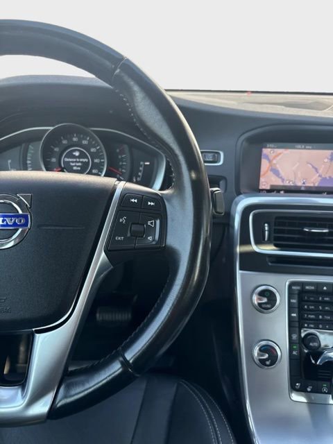 Used 2018 Volvo S60 T5 Dynamic image 29