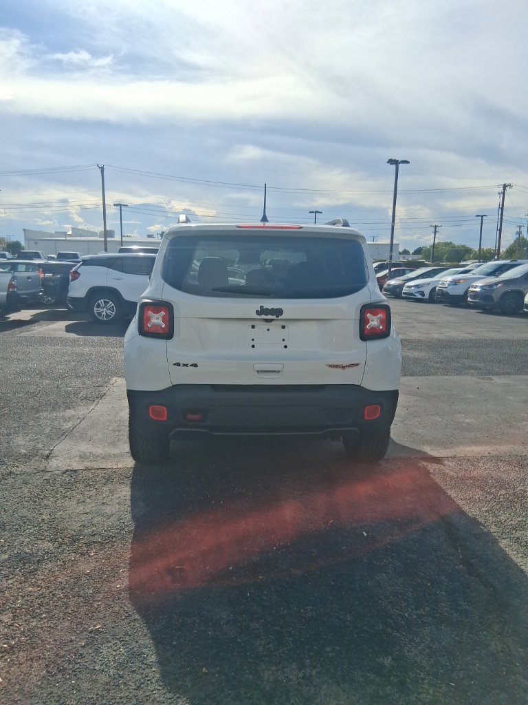 Used 2020 Jeep Renegade Trailhawk w/ Popular Equipment Group AWD/4WD image 3