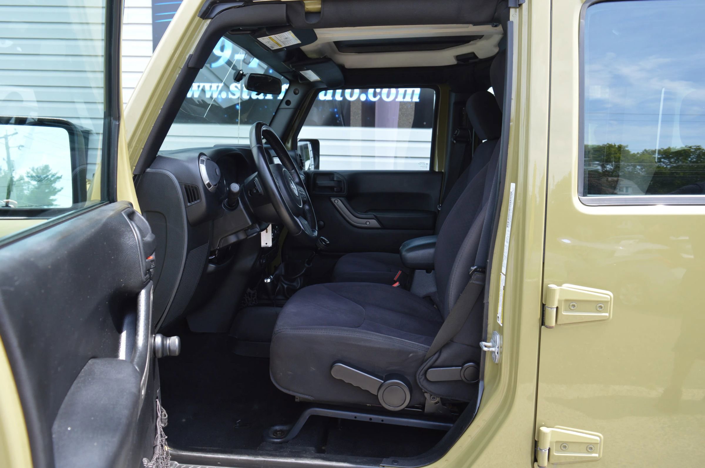 Used 2013 Jeep Wrangler Unlimited Sport w/ Connectivity Group image 10