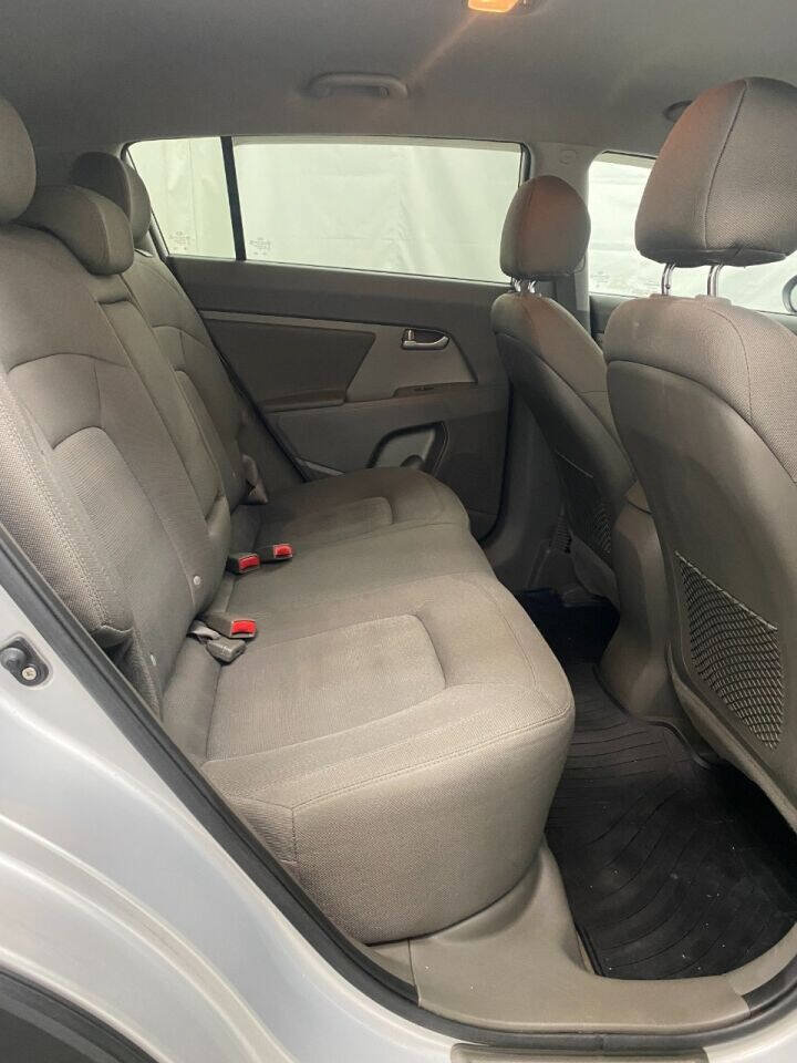 Used 2012 Kia Sportage LX AWD/4WD image 12