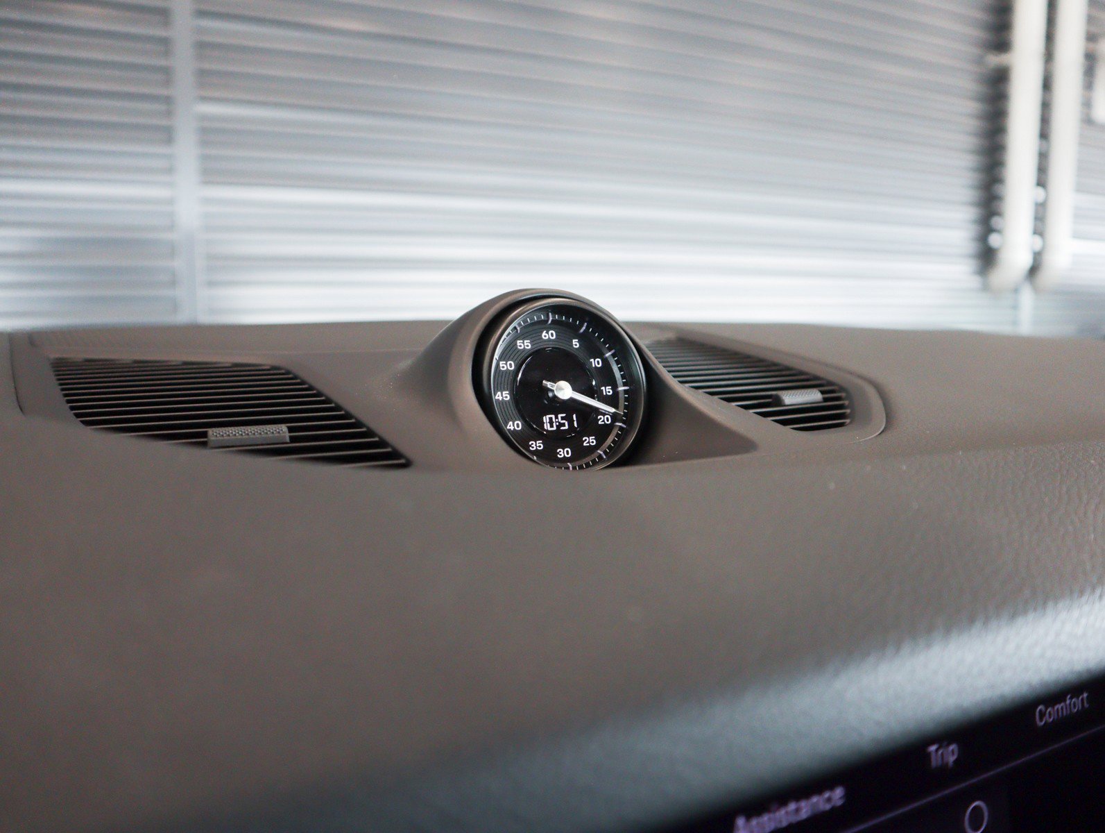 Certified 2025 Porsche Cayenne Coupe image 21