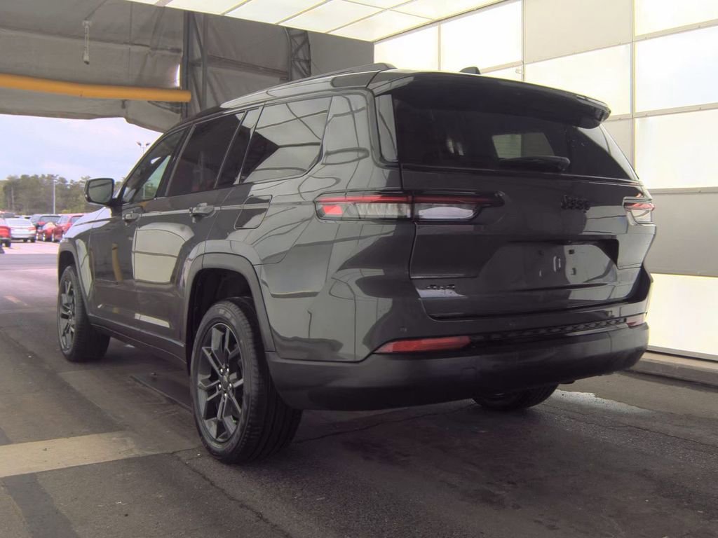Used 2025 Jeep Grand Cherokee L Limited AWD/4WD image 4