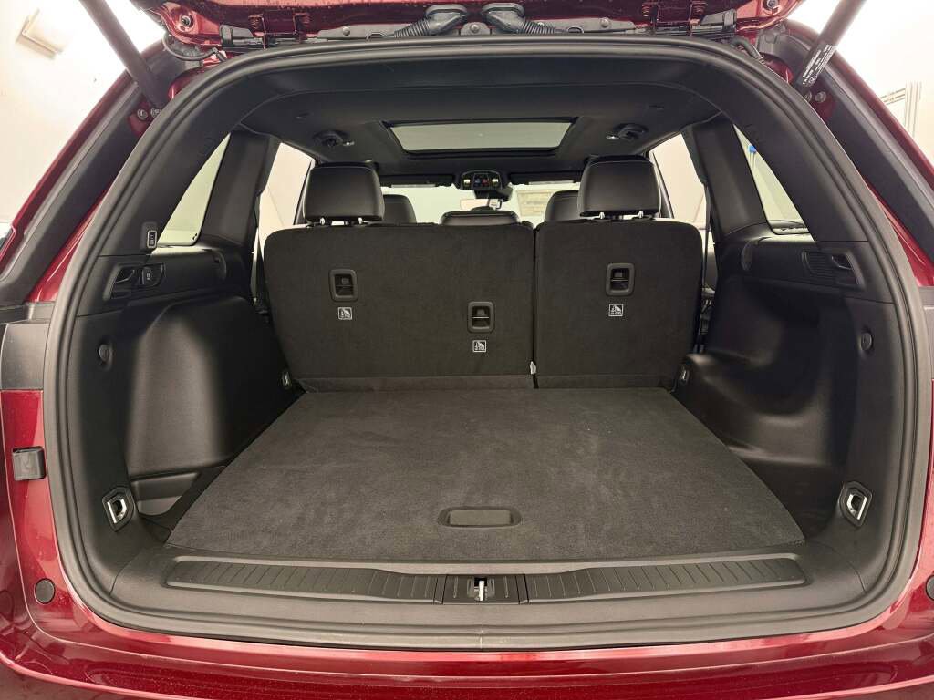 New 2025 Jeep Grand Cherokee Limited w/ Black Appearance Package image 18