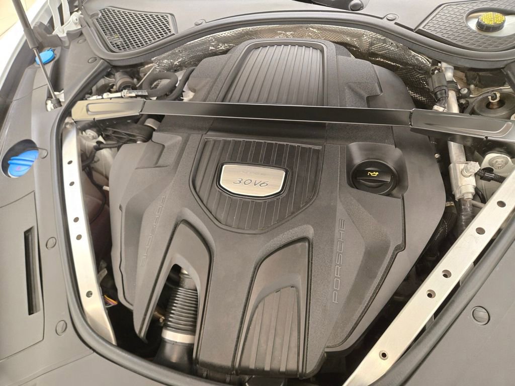 Used 2020 Porsche Panamera 4 image 29