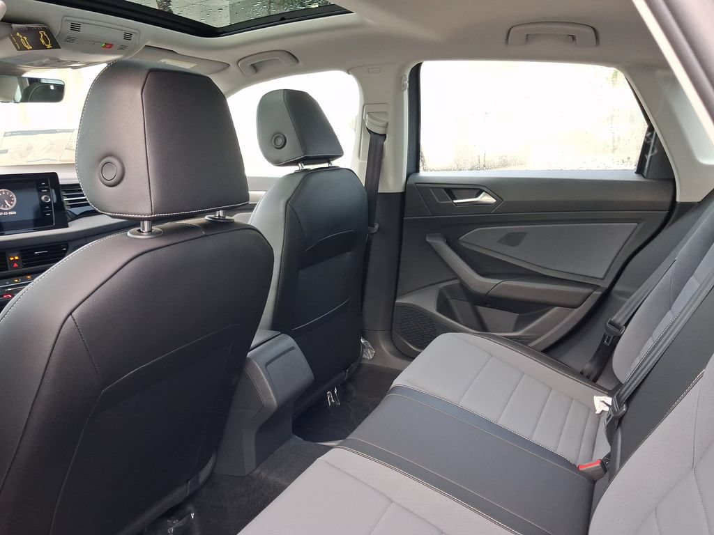 New 2026 Volkswagen Jetta SE FWD image 5