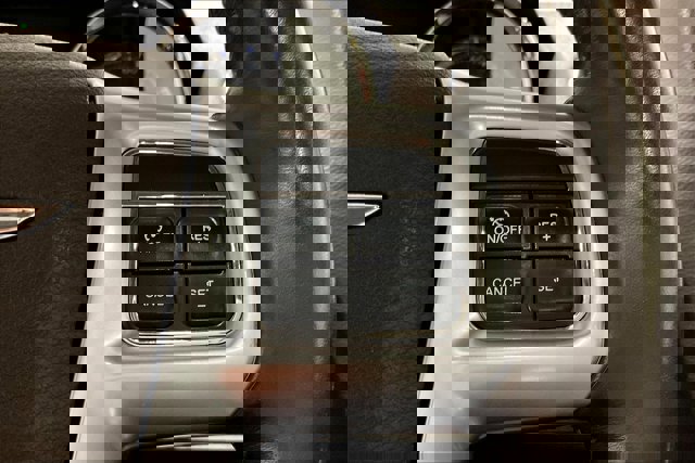 Used 2012 Chrysler Town & Country Limited w/ Luxury Group image 19