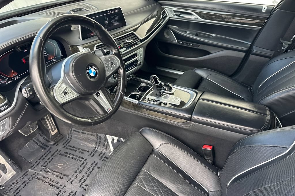 Used 2022 BMW 750i xDrive w/ Executive Package AWD/4WD image 9