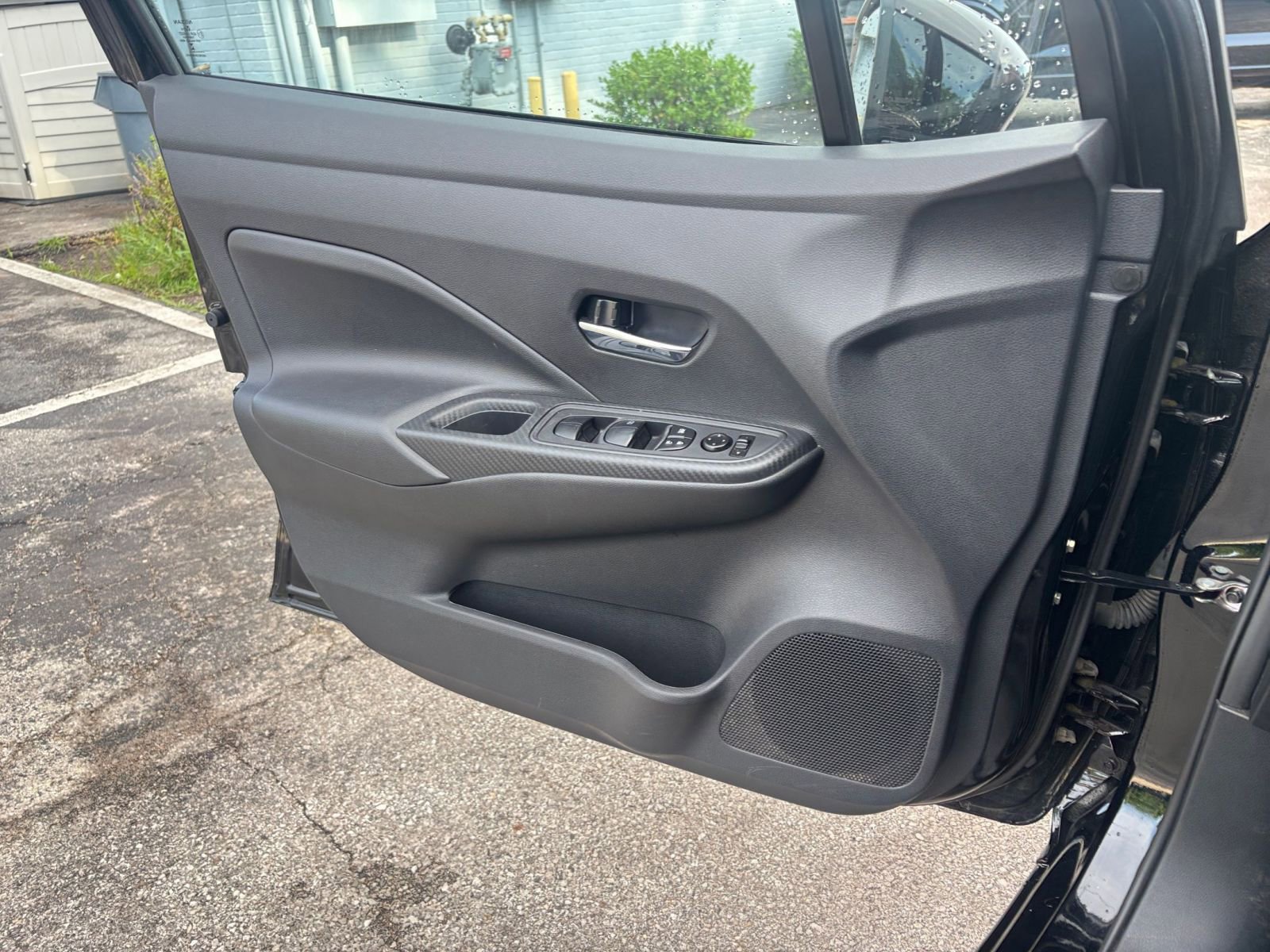 Used 2025 Nissan Versa SV FWD image 18