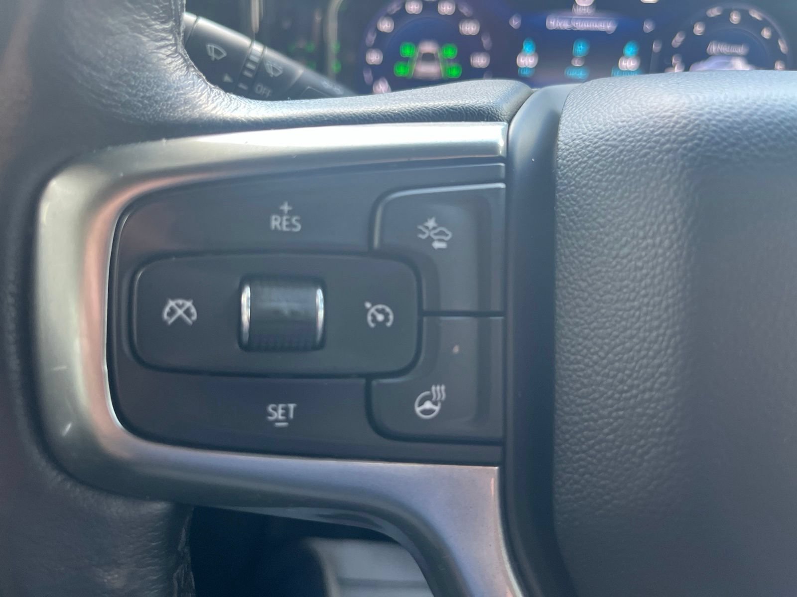 Used 2022 Chevrolet Silverado 1500 LT AWD/4WD image 17