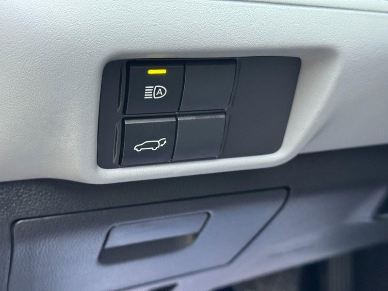 Used 2023 Toyota Highlander XLE image 17