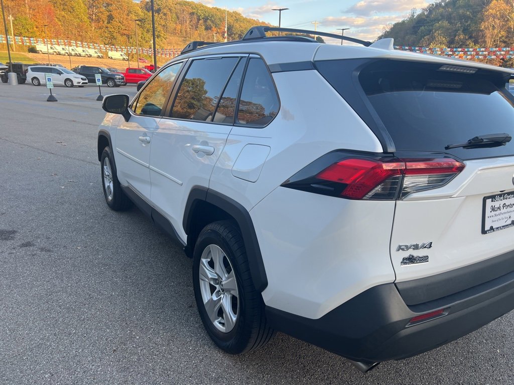 Used 2021 Toyota RAV4 XLE AWD/4WD image 9