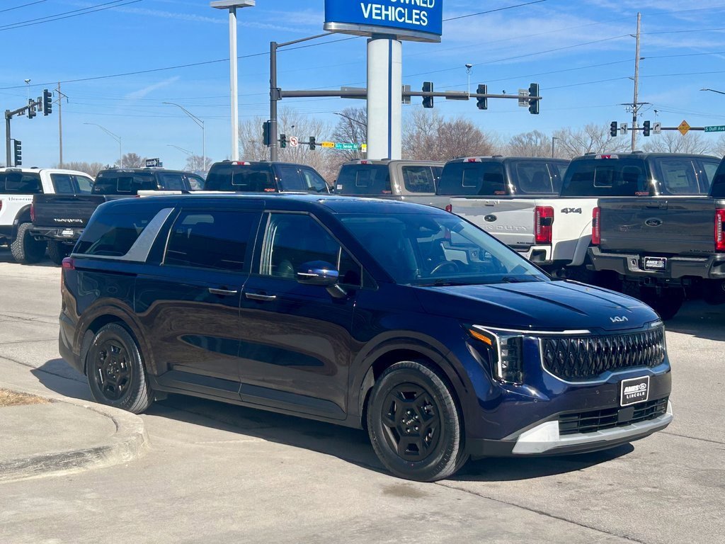 Used 2025 Kia Carnival image 6